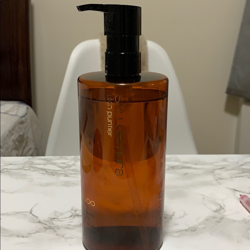 Cleaning oil